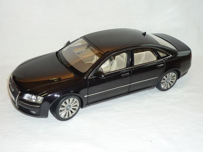 AUDI A8 A 8 D3 W12 2002 2010 ROT SCHWARZ 1 18 KYOSHO MODELLAUTO MODELL 